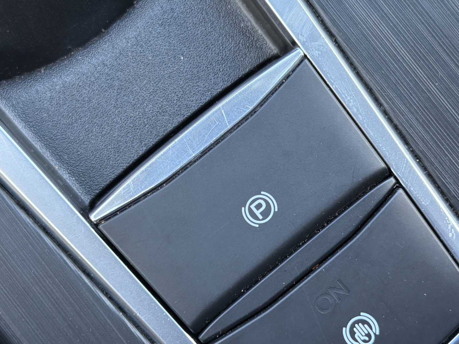 Used 2024 Ford Escape Platinum image 29