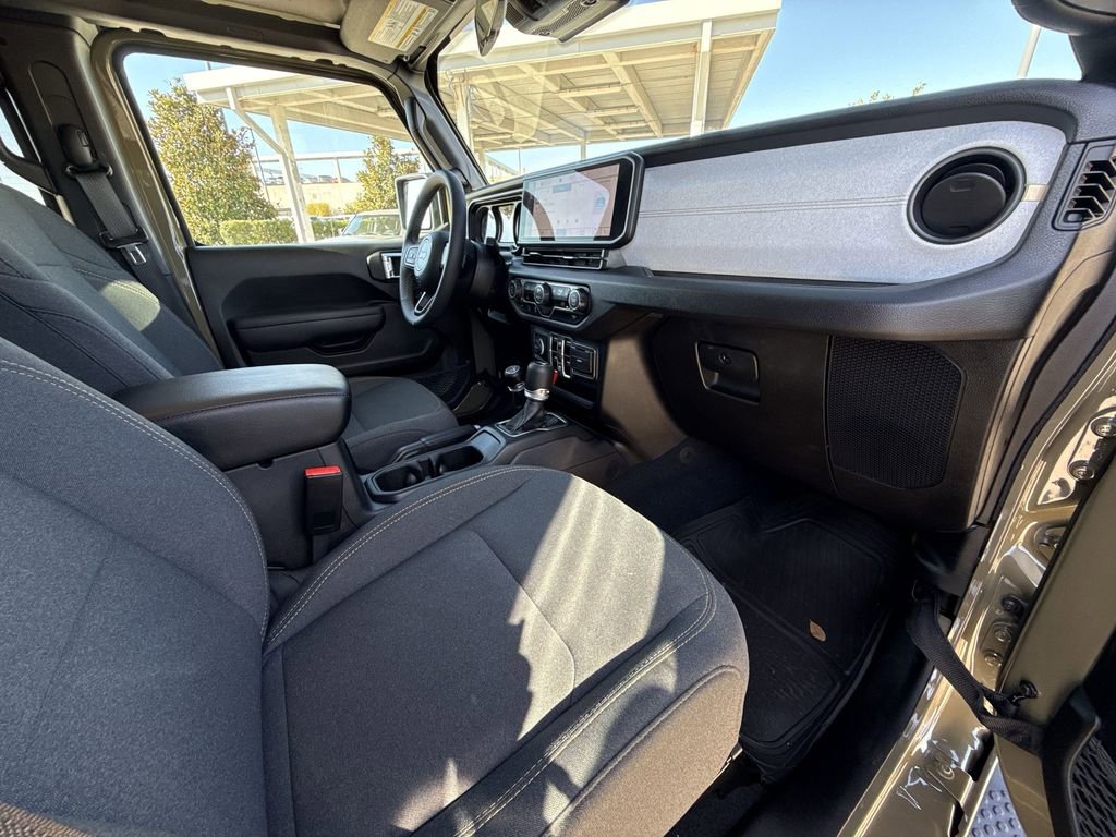 Used 2025 Jeep Wrangler Sport S image 14