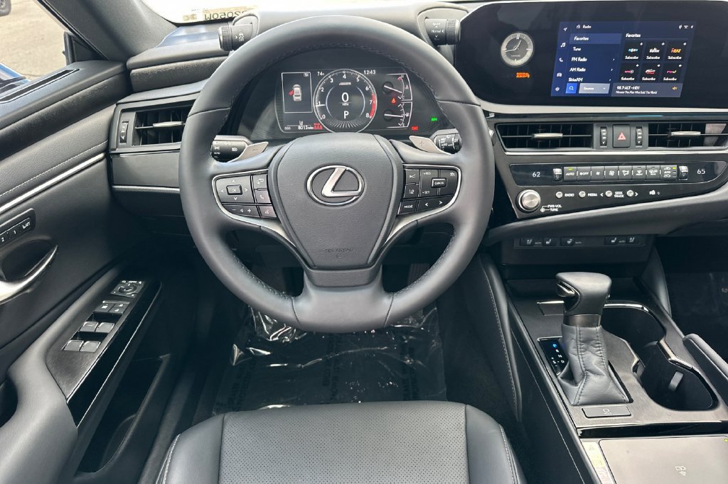 Certified 2024 Lexus ES 350 w/ Premium Package FWD image 14