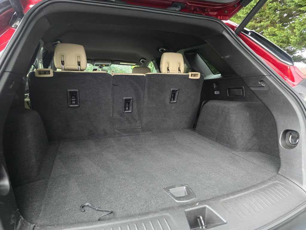 Used 2018 Cadillac XT5 FWD image 18