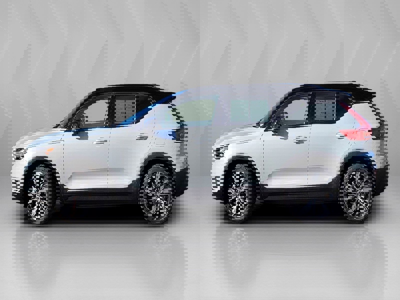 Used 2021 Volvo XC40 P8 Recharge image 3