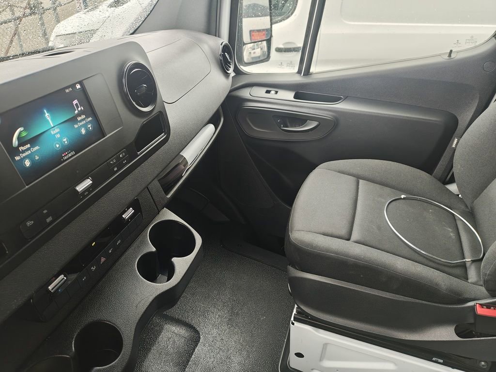 Used 2022 Mercedes-Benz Sprinter 1500 image 7