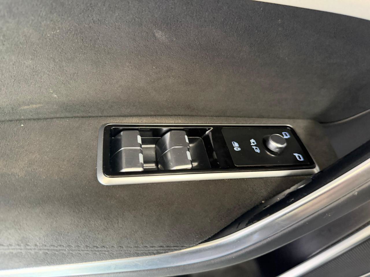 Used 2021 Jaguar F-PACE SVR AWD/4WD image 12