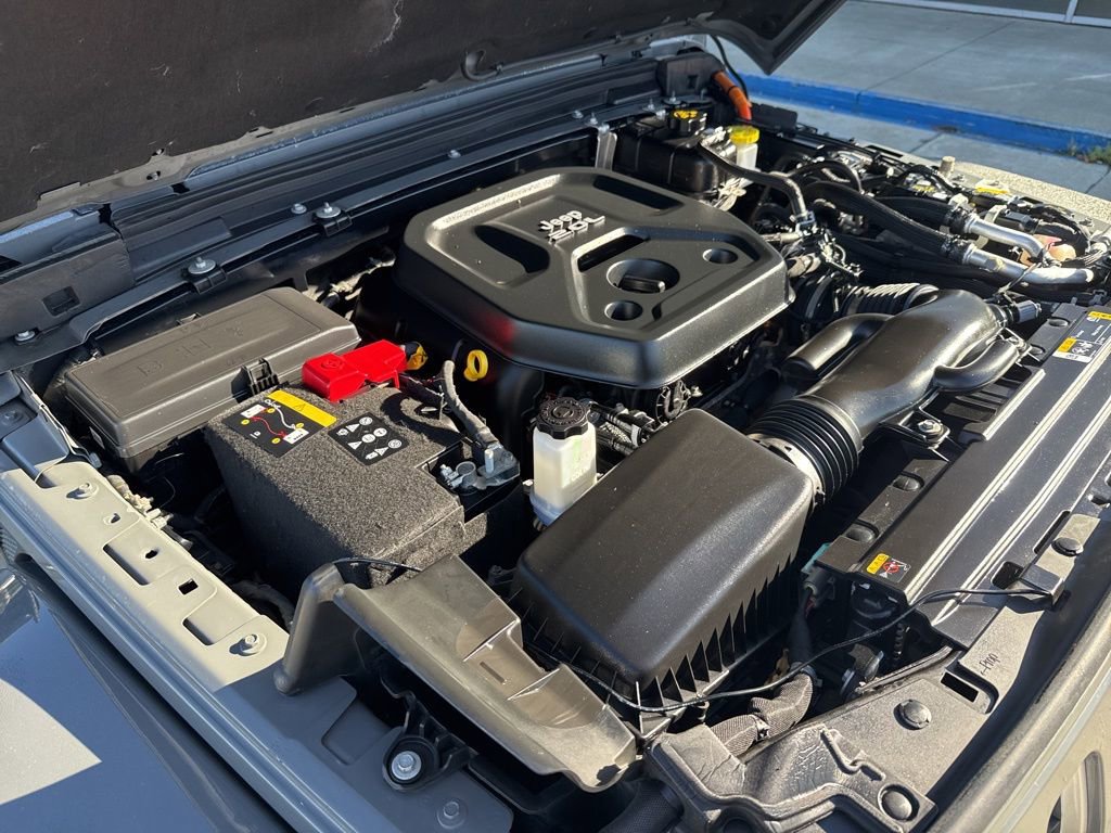 Used 2021 Jeep Wrangler Unlimited Sahara w/ Cold Weather Group image 33