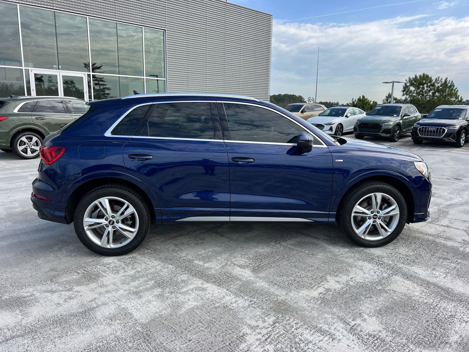 Certified 2022 Audi Q3 2.0T Premium Plus w/ Premium Plus Package image 4