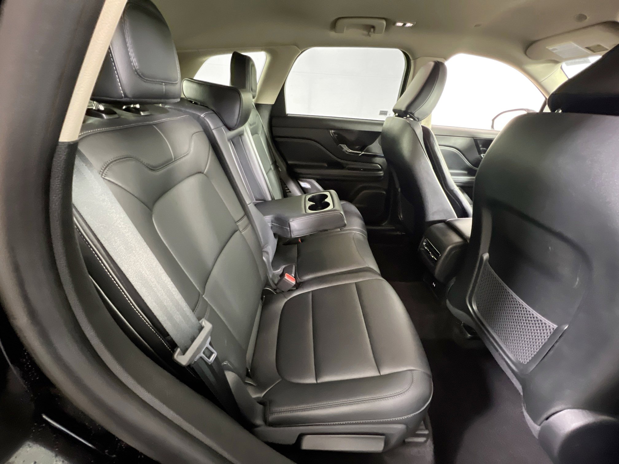 Used 2025 Lincoln Corsair AWD w/ Rear Removable Package Tray image 26