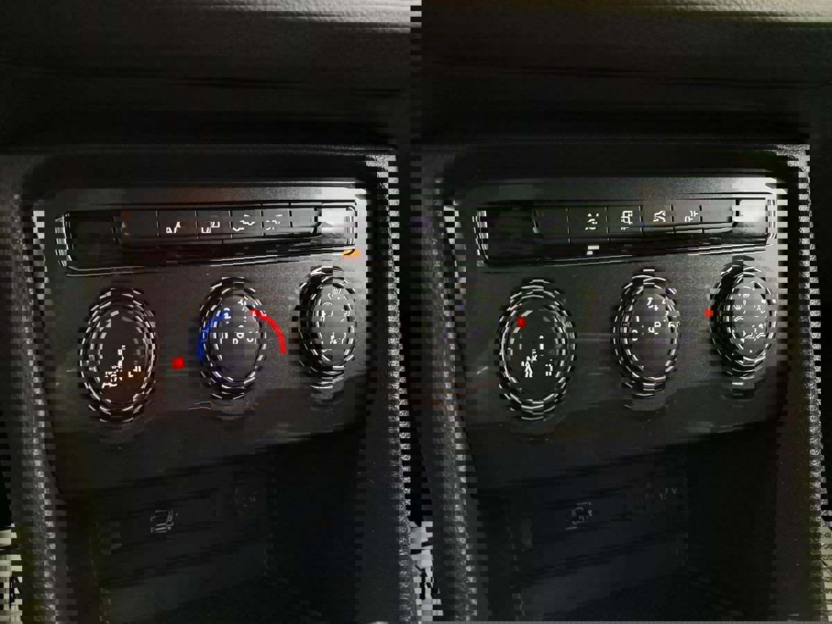 Used 2019 Volkswagen Tiguan S w/ 3rd Row Seat Package image 15