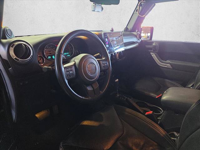 Used 2013 Jeep Wrangler Unlimited Rubicon w/ Connectivity Group AWD/4WD image 9