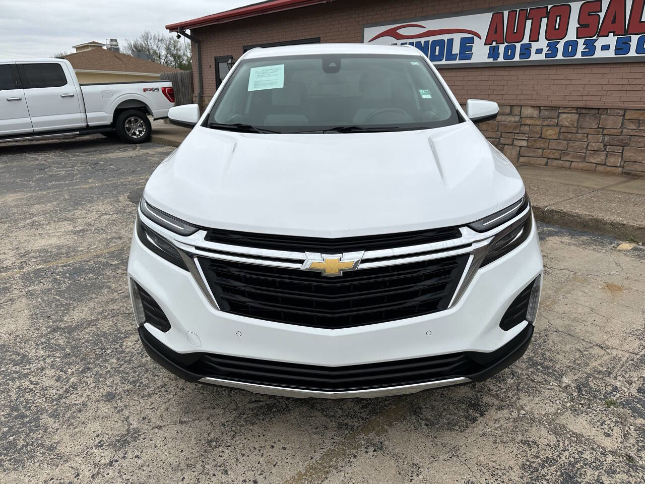 Used 2023 Chevrolet Equinox LT w/ Driver Convenience Package image 4
