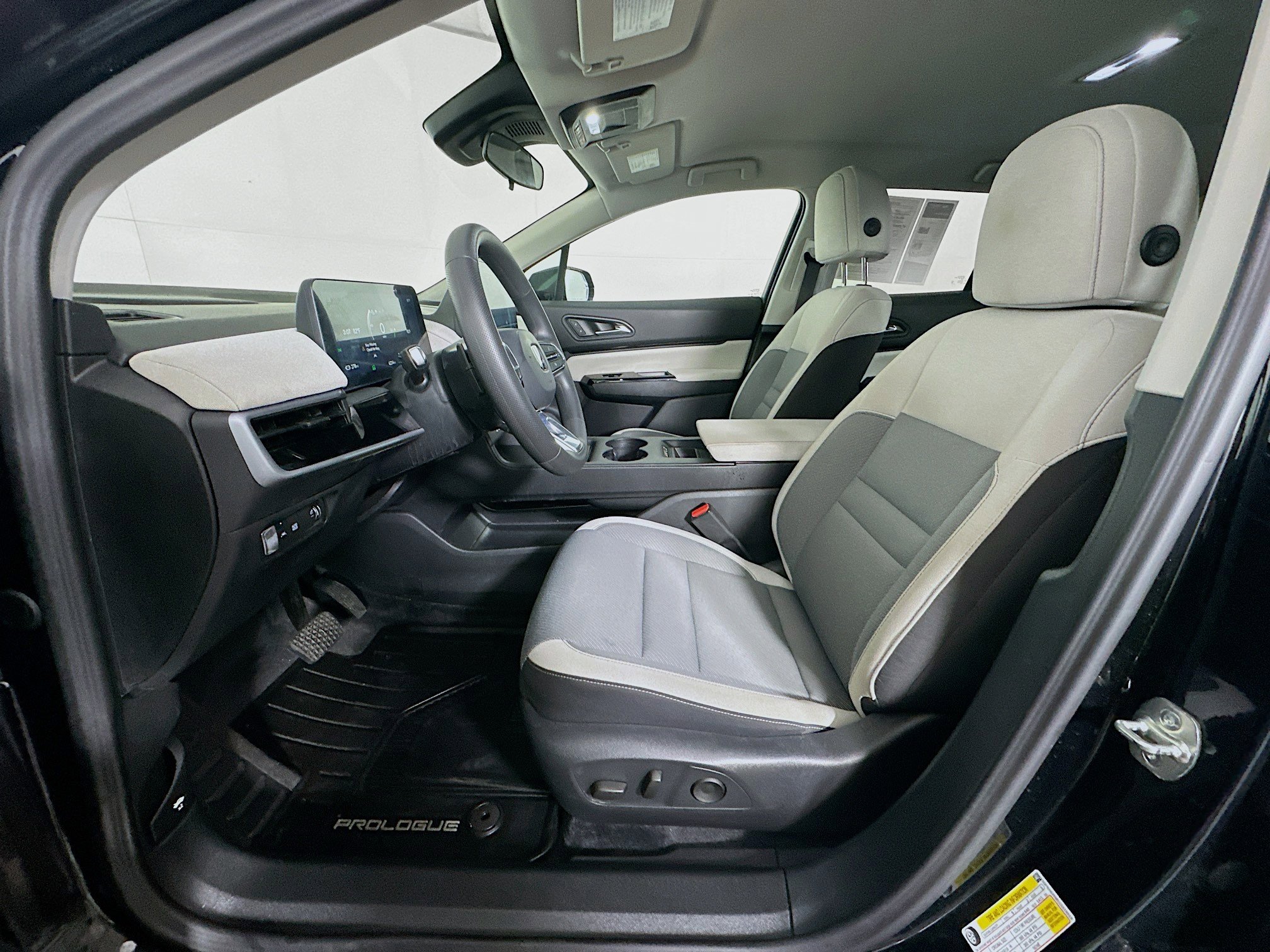 Used 2025 Honda Prologue Eco image 13