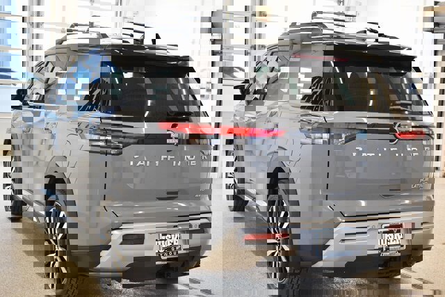 Used 2024 Nissan Pathfinder Platinum w/ Cargo Package image 10