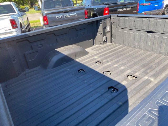 Used 2025 GMC Sierra 3500 AT4 w/ Technology Package AWD/4WD image 27