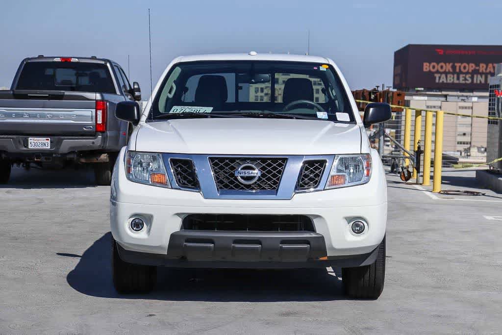 Used 2015 Nissan Frontier SV w/ SV Value Truck Package RWD image 2