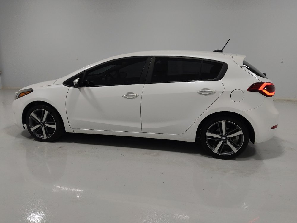Used 2017 Kia Forte EX image 3