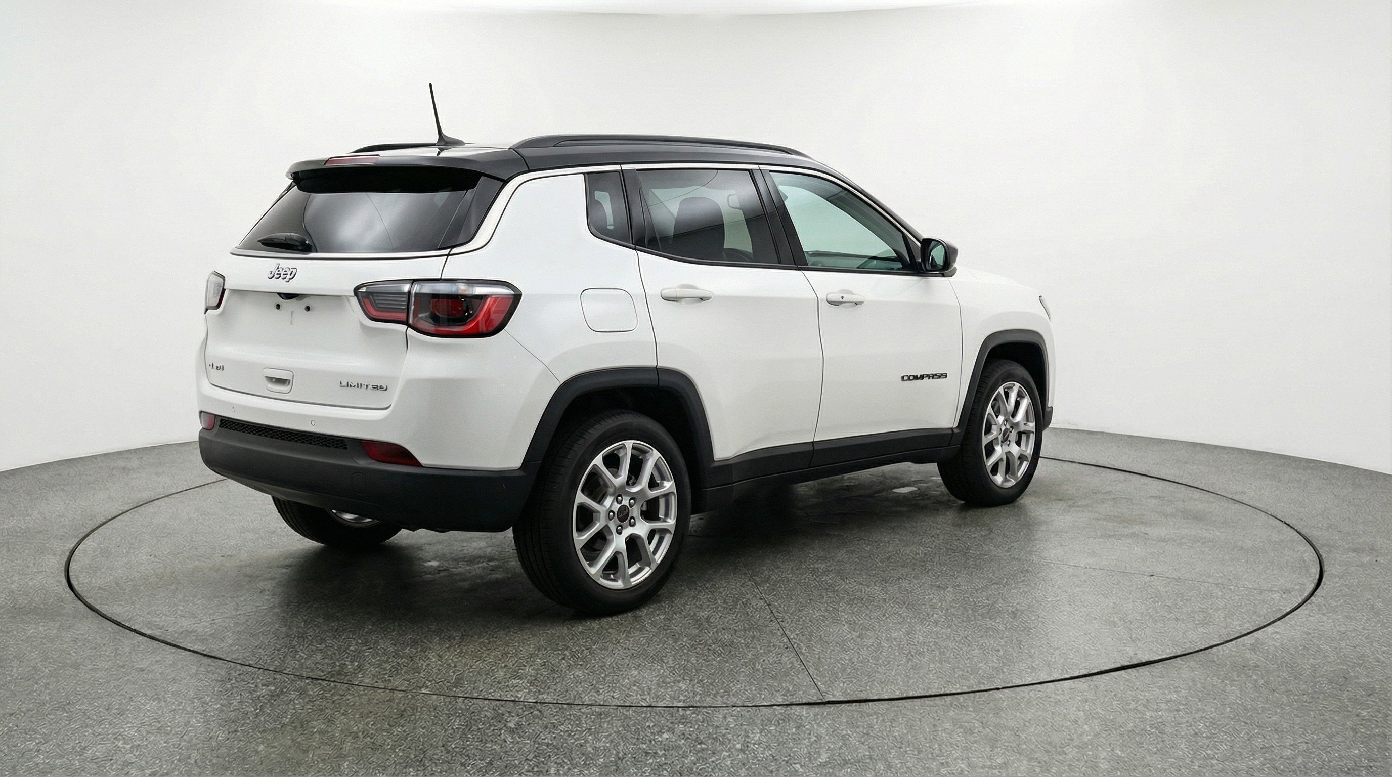 Used 2025 Jeep Compass Limited AWD/4WD image 9