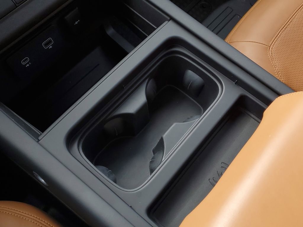 Used 2023 Land Rover Defender 110 V8 image 30