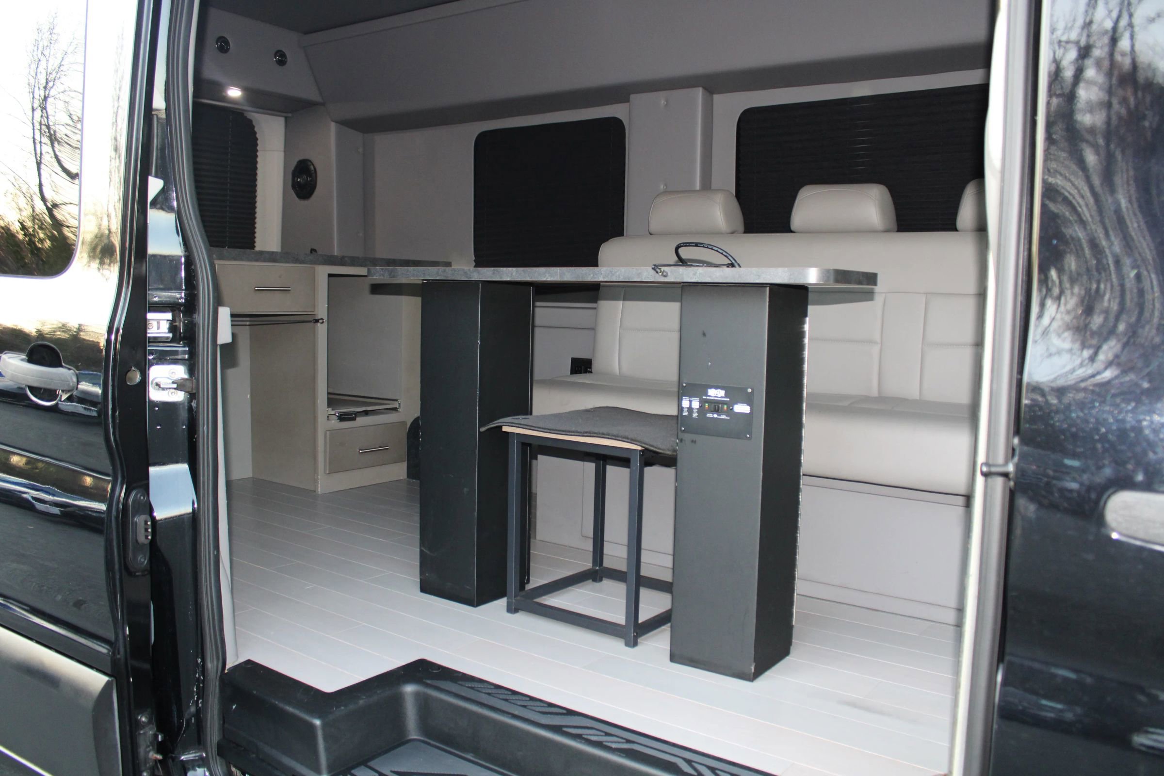 Used 2019 Ford Transit 350 XLT image 27