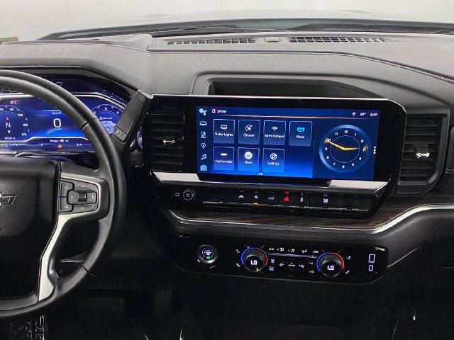 Certified 2024 Chevrolet Silverado 1500 RST AWD/4WD image 18