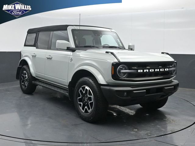Used 2023 Ford Bronco Outer Banks AWD/4WD image 1