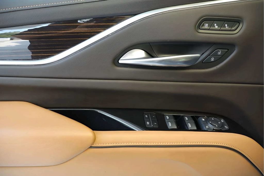 Used 2021 Cadillac Escalade Premium Luxury w/ Driver Assist Tech Package AWD/4WD image 28