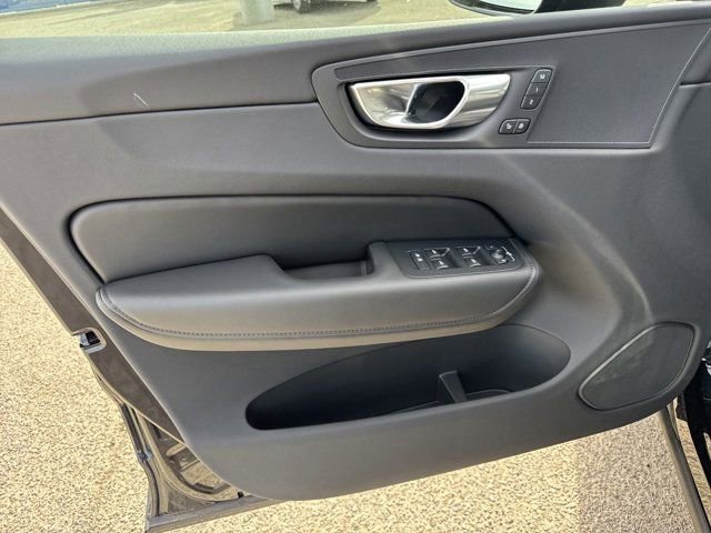 New 2025 Volvo XC60 B5 Plus w/ Climate Package PRO image 12