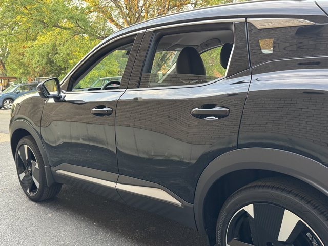 Used 2025 Nissan Kicks SR AWD/4WD image 21