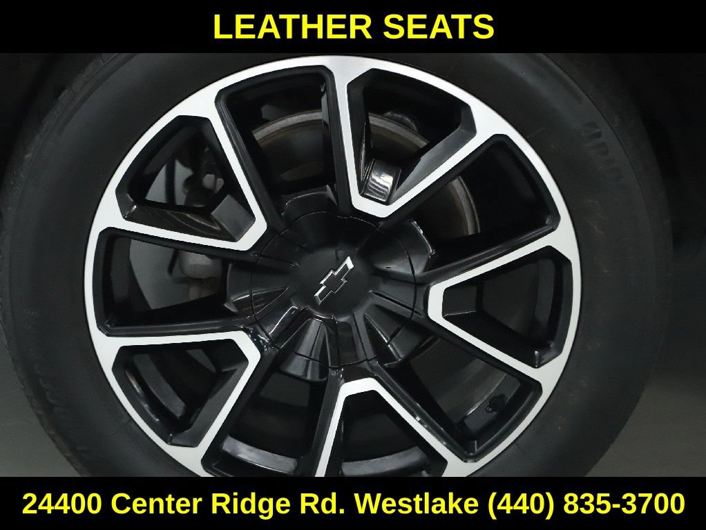 Used 2024 Chevrolet Suburban RST RWD image 12
