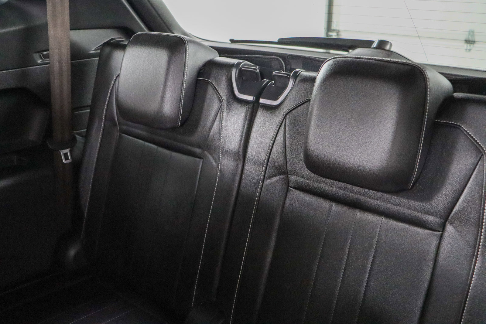 Used 2022 Volkswagen Tiguan SE R-Line image 25