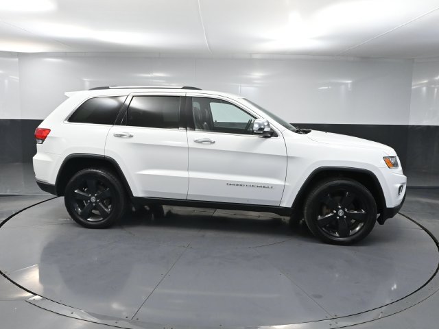 Used 2015 Jeep Grand Cherokee Limited w/ Trailer Tow Group IV AWD/4WD image 2