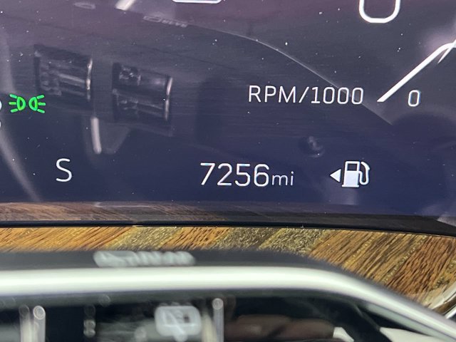 Certified 2025 Cadillac Escalade Sport Platinum AWD/4WD image 12