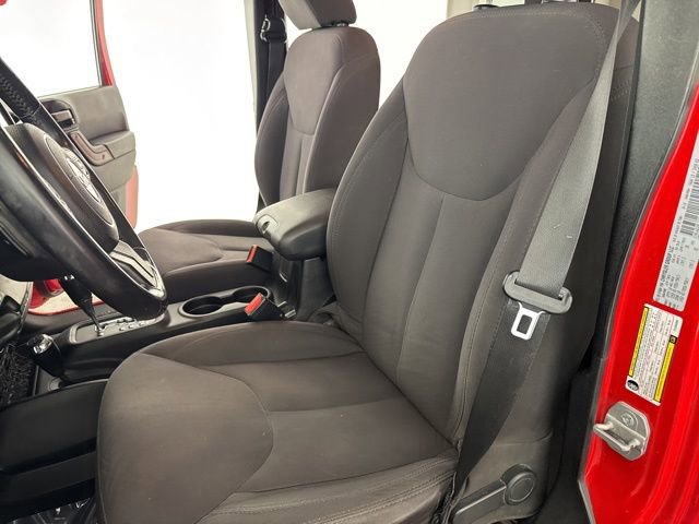 Used 2015 Jeep Wrangler Unlimited Sport w/ Dual Top Group image 18