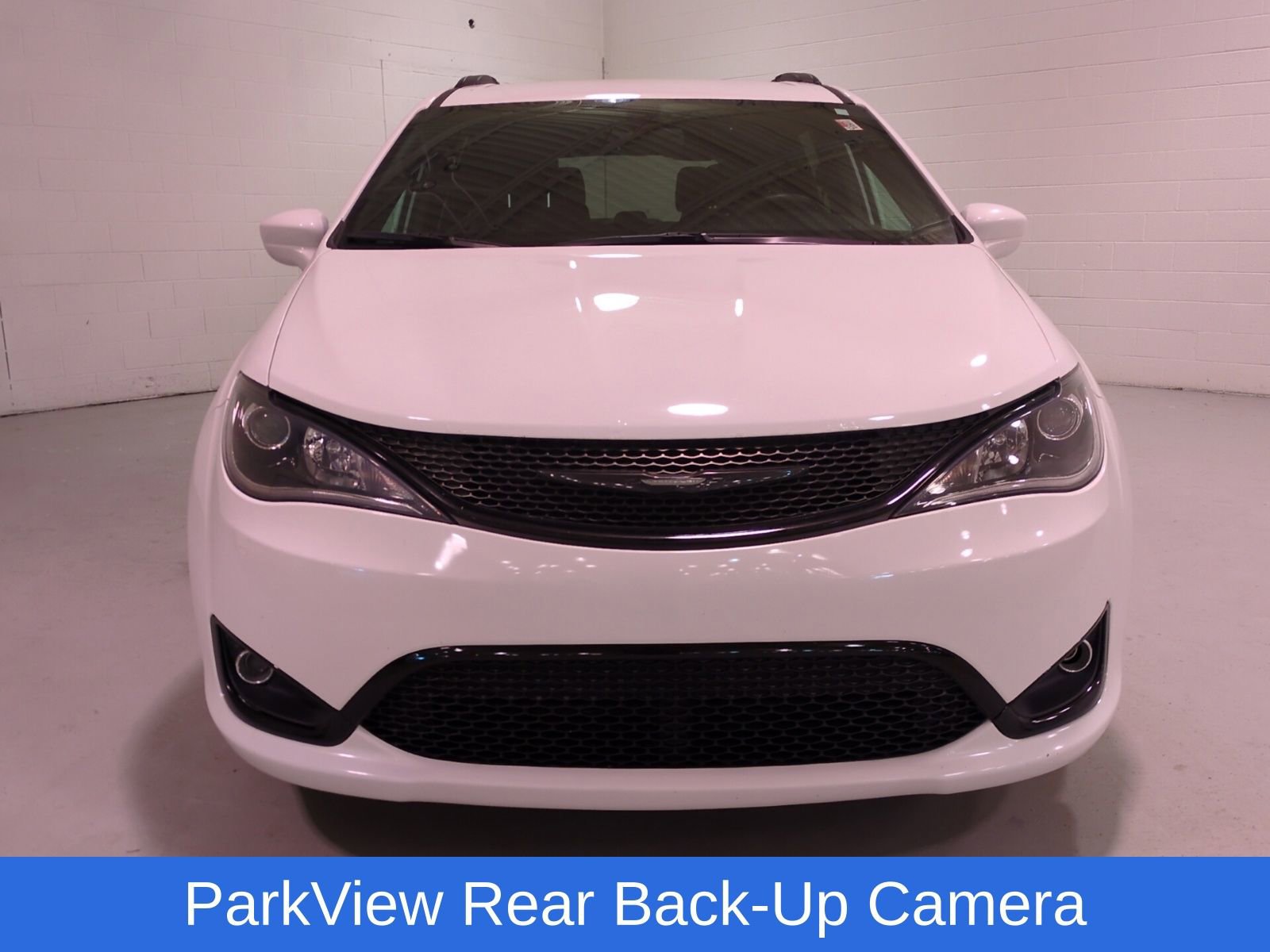 Used 2018 Chrysler Pacifica Touring-L Plus w/ S Appearance Package FWD image 8