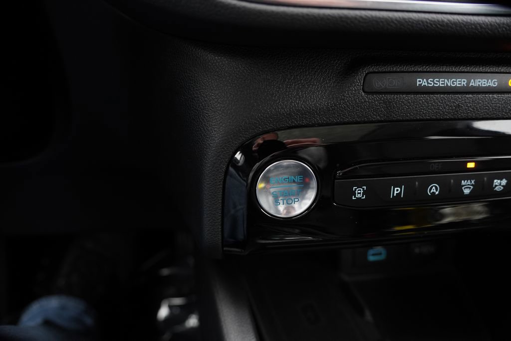 Certified 2023 Ford Escape Platinum image 37