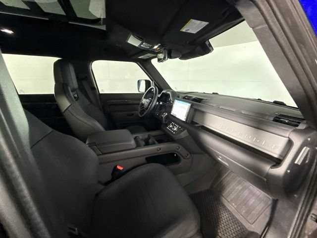 Used 2025 Land Rover Defender 110 AWD/4WD image 47