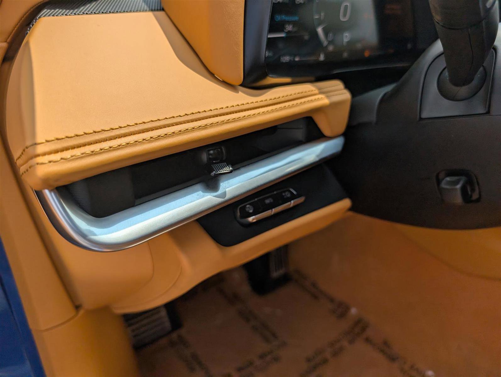 Used 2023 Chevrolet Corvette Stingray Premium Cpe w/ Z51 Performance Package image 17