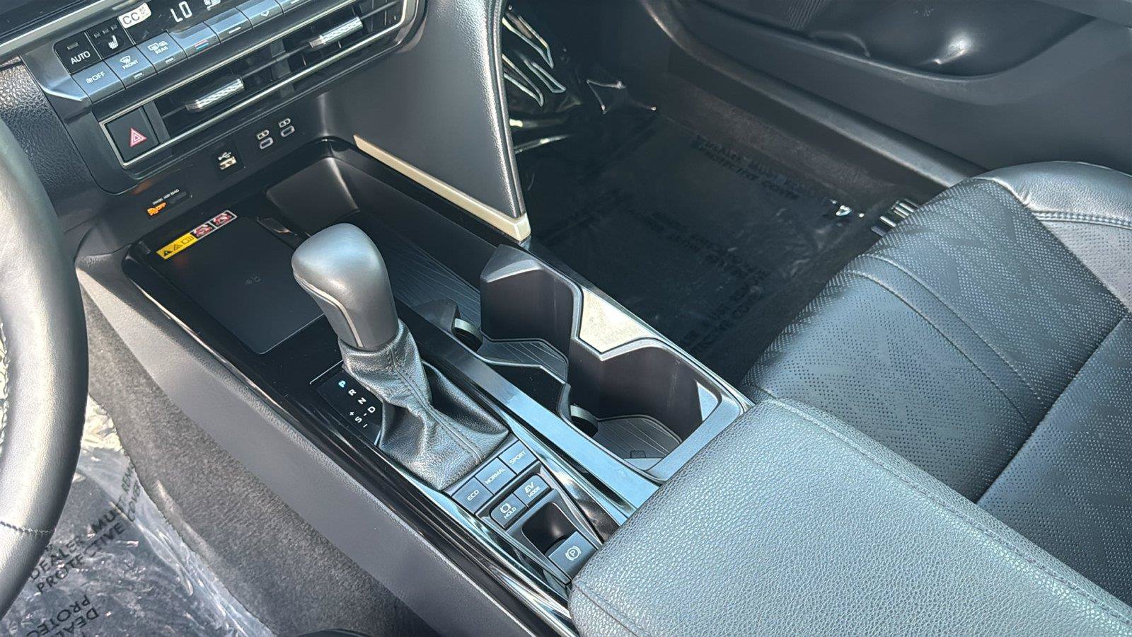 Used 2025 Toyota Camry XSE FWD image 24