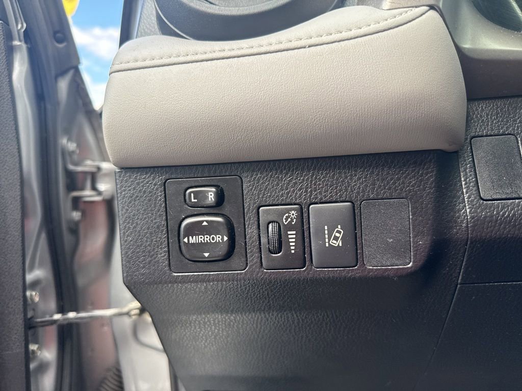 Used 2017 Toyota RAV4 XLE image 34