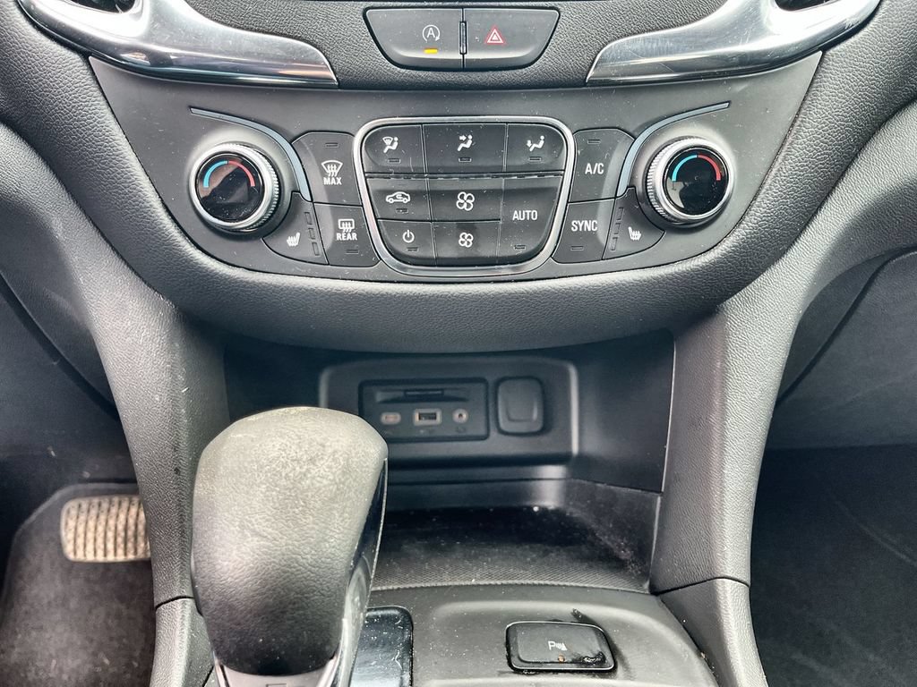 Used 2023 Chevrolet Equinox LT FWD image 17