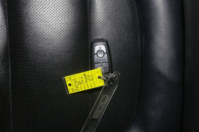 Used 2020 Ford Escape SEL AWD/4WD image 38