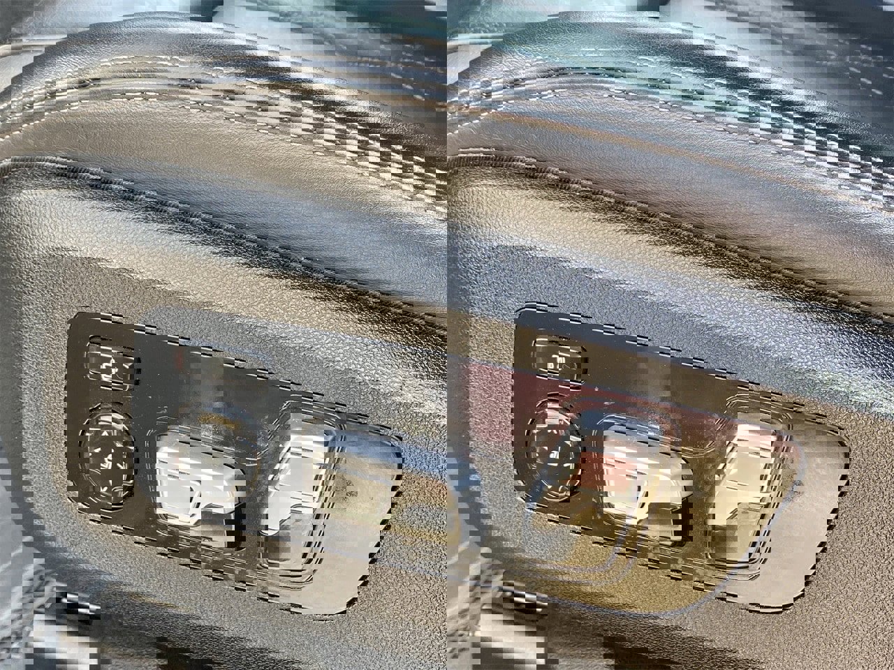 Used 2023 BMW X6 xDrive40i w/ M Sport Package image 21