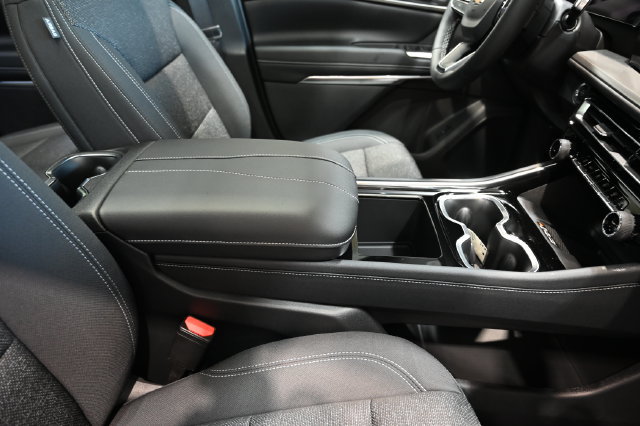 New 2027 Chevrolet Traverse LT w/ LPO, Floor Liner Package FWD image 20