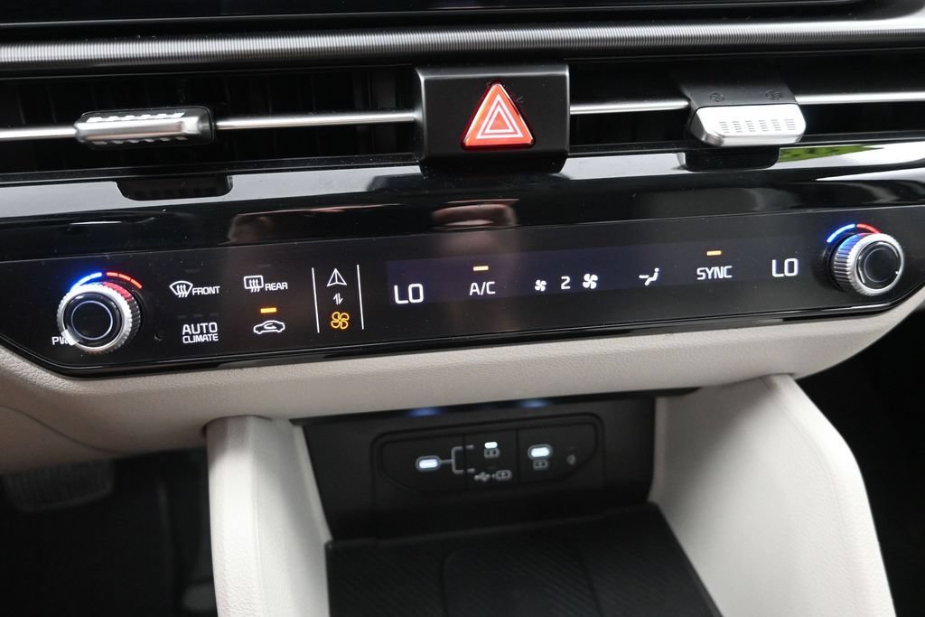 Certified 2026 Kia Sportage EX w/ EX Panorama Roof Package AWD/4WD image 21