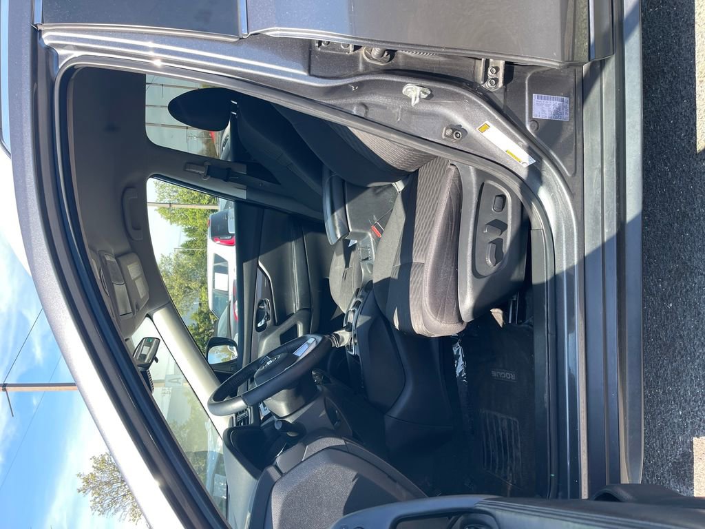 Used 2020 Nissan Rogue SV w/ Premium Package AWD/4WD image 13