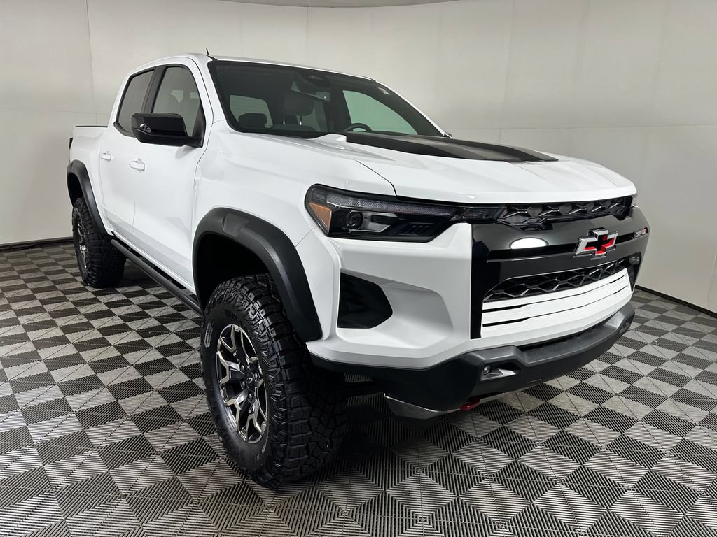 Used 2024 Chevrolet Colorado ZR2 AWD/4WD image 7