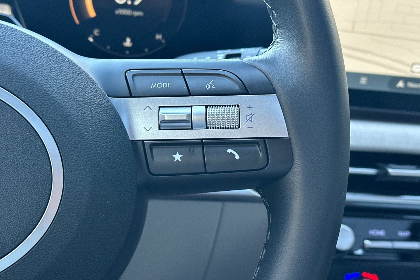 Certified 2025 Hyundai Tucson SEL image 29