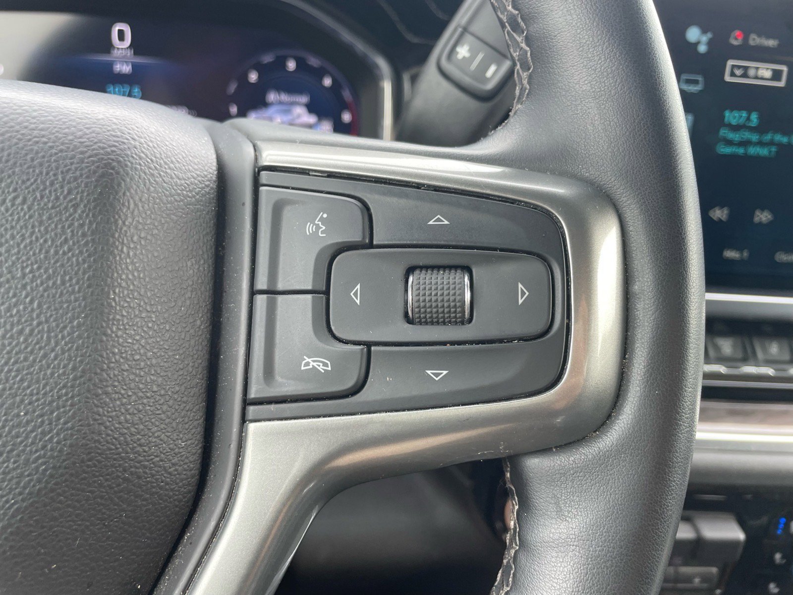 Used 2024 Chevrolet Silverado 2500 LTZ w/ LTZ Convenience Package AWD/4WD image 19