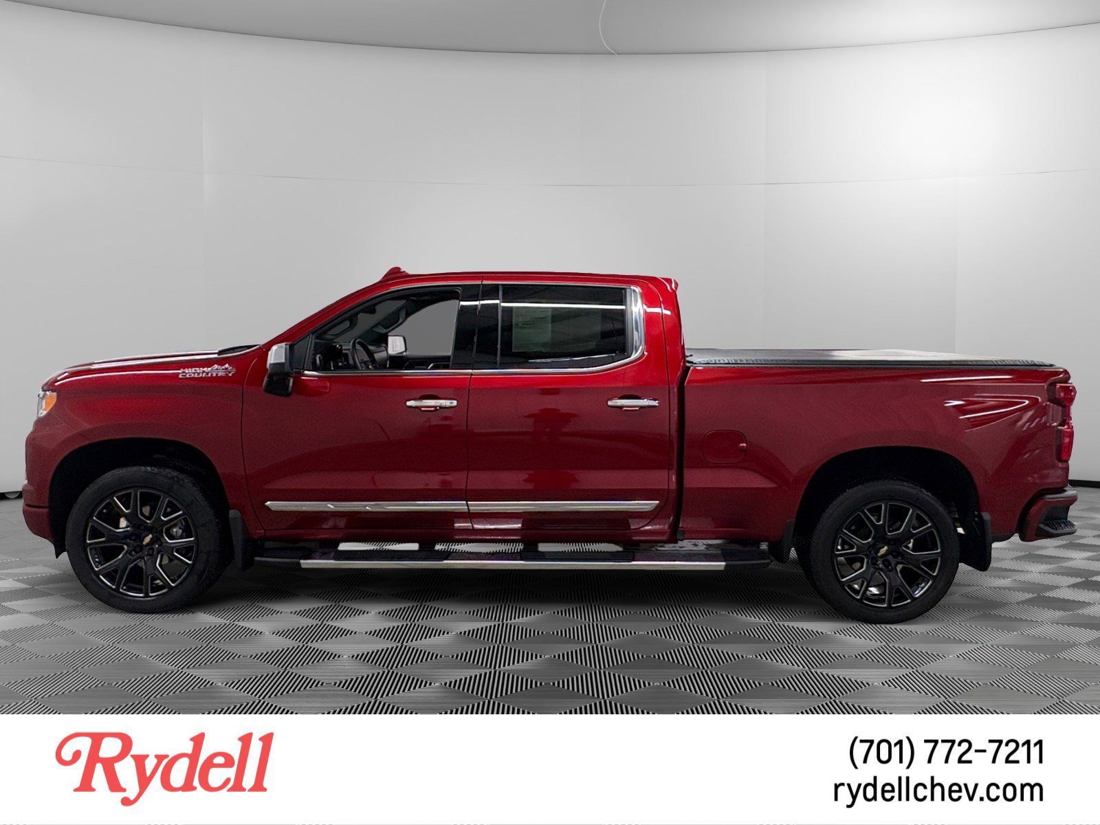 Used 2025 Chevrolet Silverado 1500 High Country w/ High Country Premium Package image 2