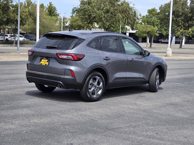 Certified 2025 Ford Escape ST-Line FWD image 4