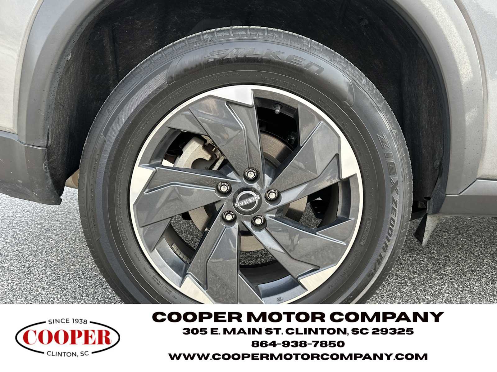 Used 2025 Nissan Rogue SV image 17