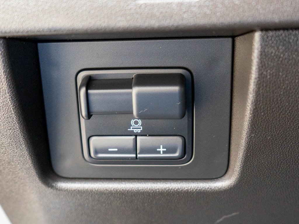 Used 2024 Chevrolet Colorado Z71 image 17